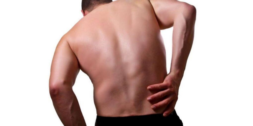 A dor na rexión lumbar da dereita é a maioría das veces causada por danos nos órganos internos